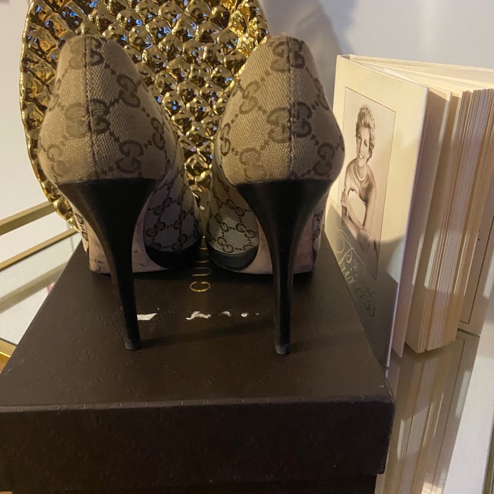 Gucci Peep Toe Heels - Picture 5 of 7